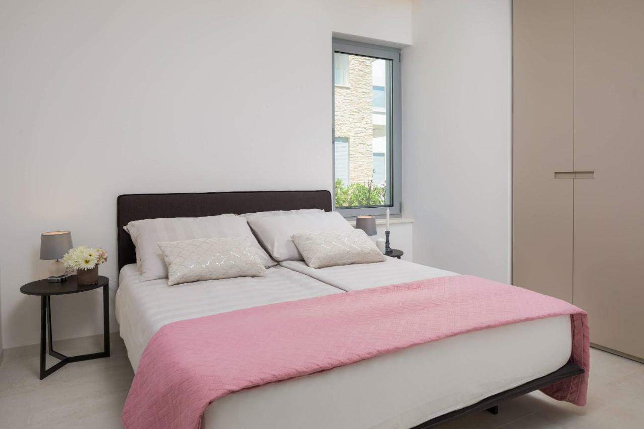 Luxury Design Beach Front Apartment Sukosan Bagian luar foto